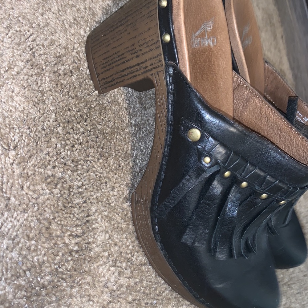 Black fringe clogs - Picture 2 of 3
